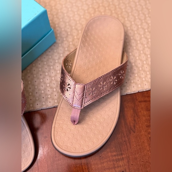 Vionic Shona Supportive Sandal flip flop Sz 8 - Picture 5 of 8